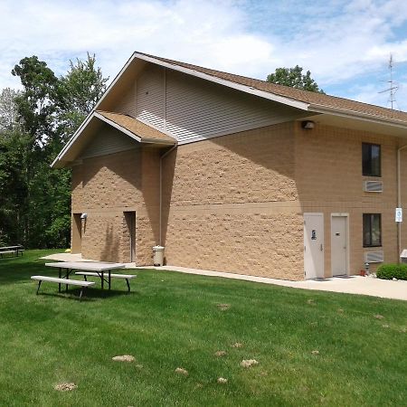 Oakridge Motel Newaygo Exterior foto